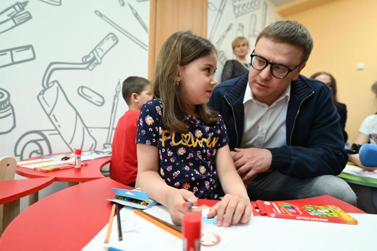 Алексей Текслер посетил обновленный детский сад на Тополиной аллее в Челябинске