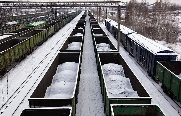 На Южном Урале десять вагонов сошло с рельсов после столкновения поездов