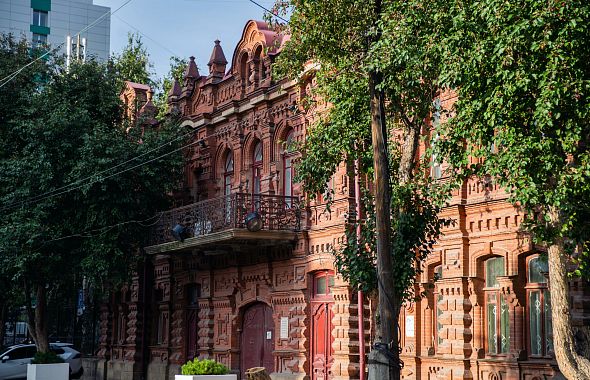 Историк Николай Антипин обнаружил интересные факты из жизни хозяев самого красивого дома в Челябинске